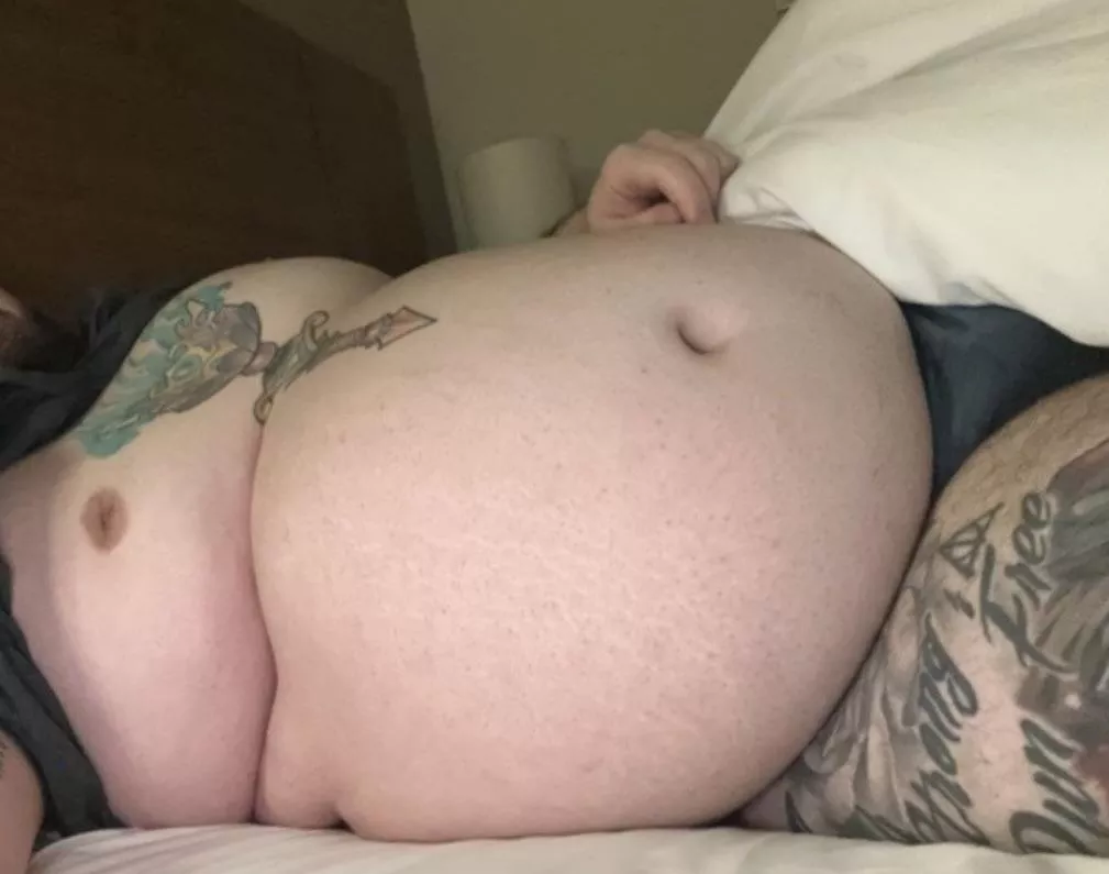 What my belly used to look like without tattoos 👅 posted by inkedchub