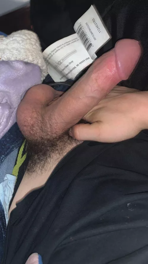 18 any bottoms that will show ass on ? by Getitandquitit