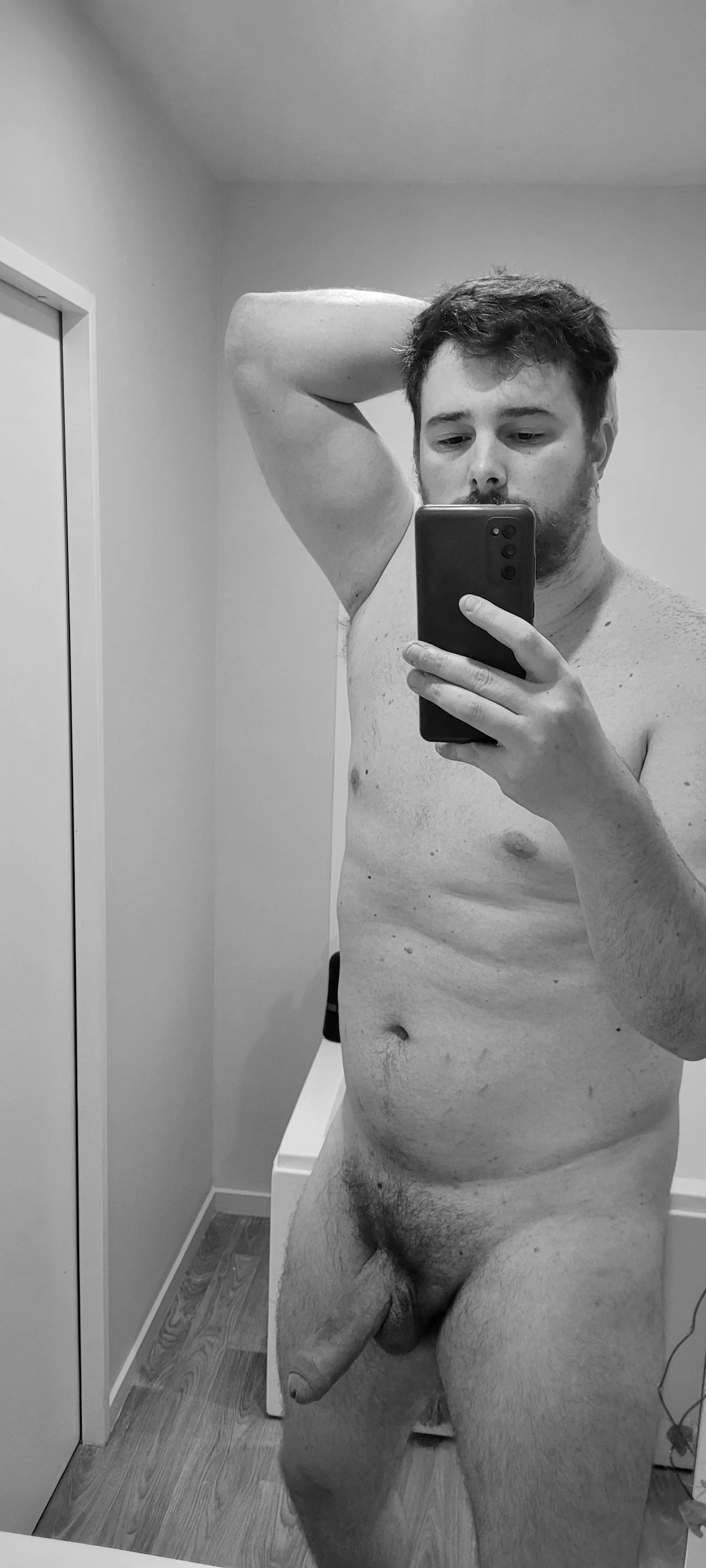 All 6ft6 of me😉 posted by Hungnzboy