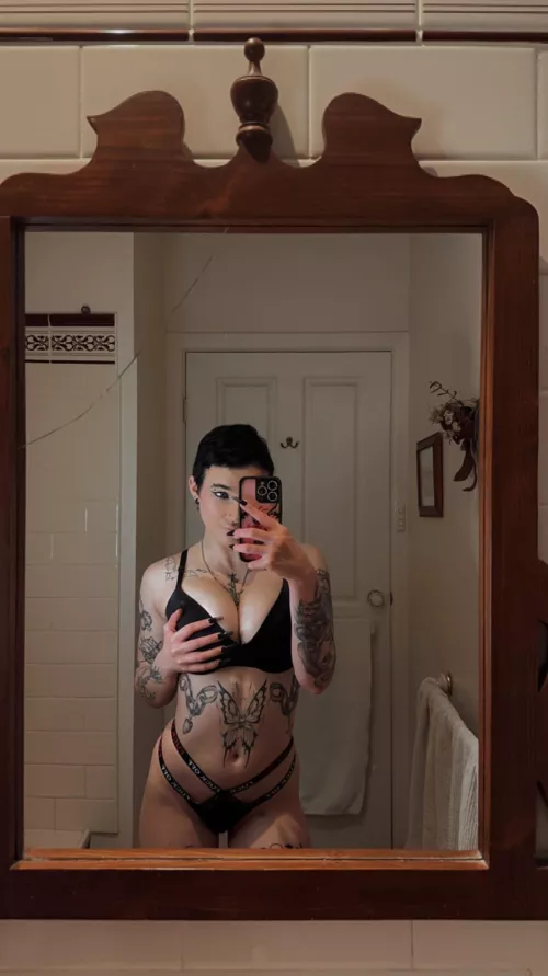 anybody looking for a big BOOBED goth gf? ;) by petlover824