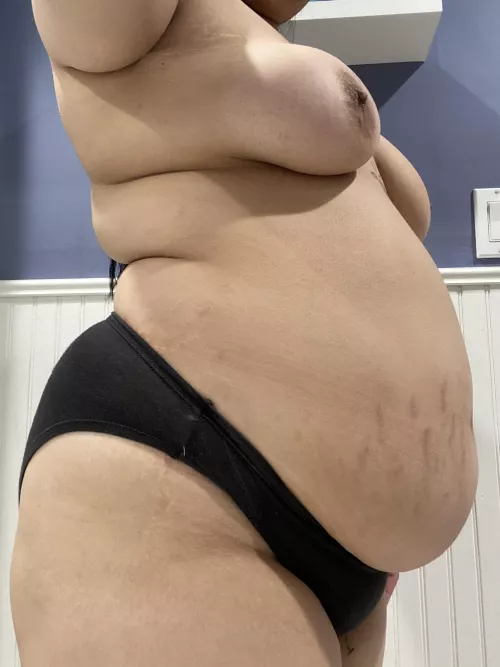 Be honest, are you actually into big girls like me irl? by angelbabys18