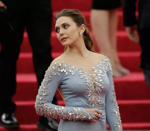 Elizabeth Olsen by darth81