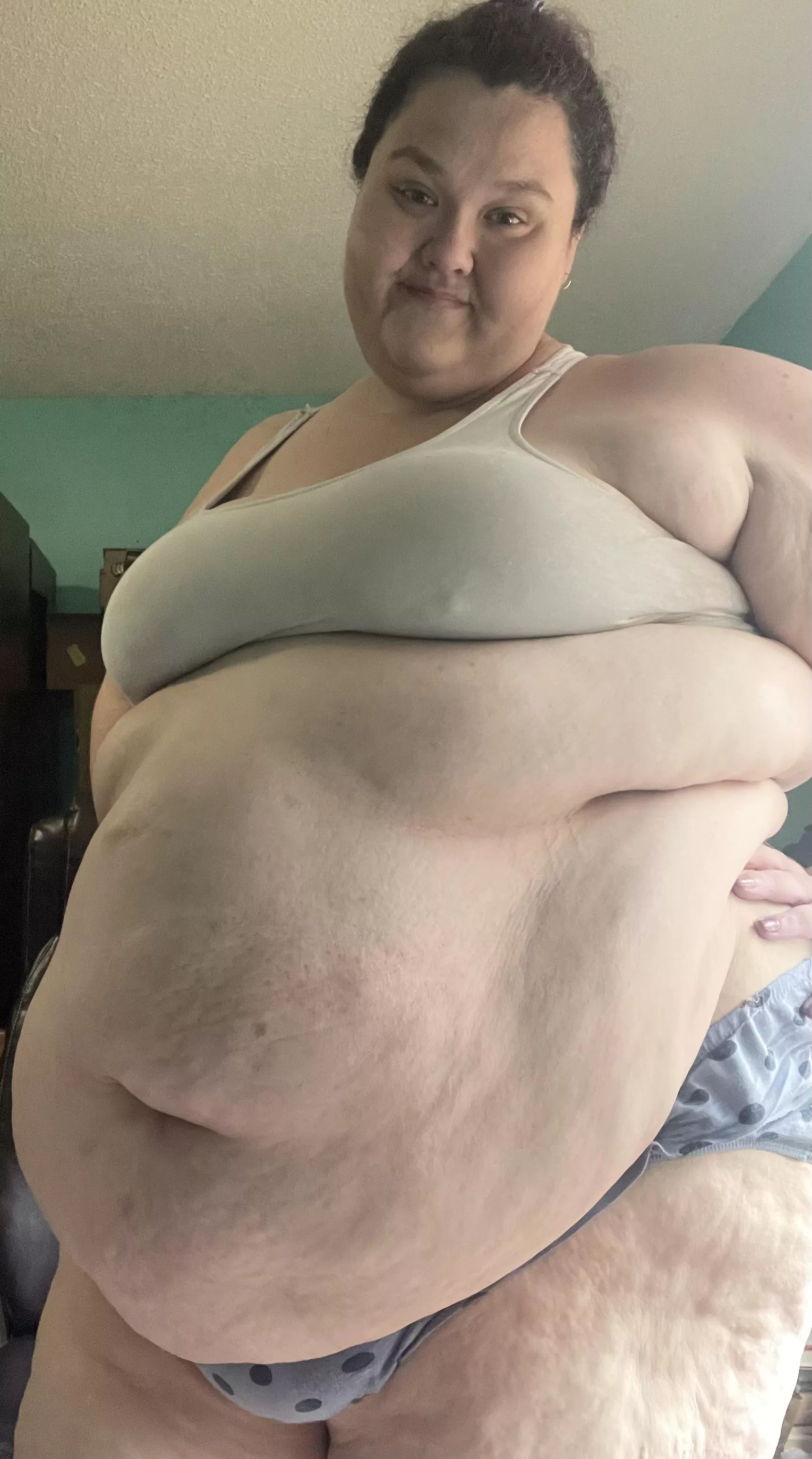Good morning from me and my supersize big hanging belly 😉 posted by ssbbwcanadian92