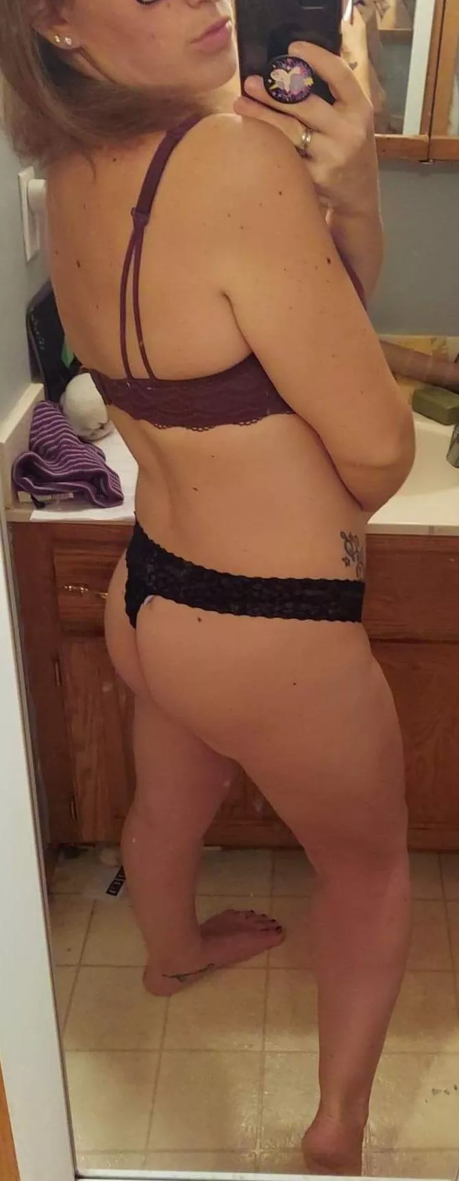 Hubby’s at work. You cumming over? 😉😉😘 posted by Own-Sea920