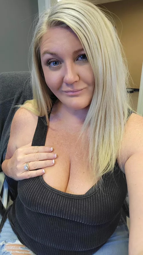 I don't mind sending you nudes by Maddie_Lynn_69