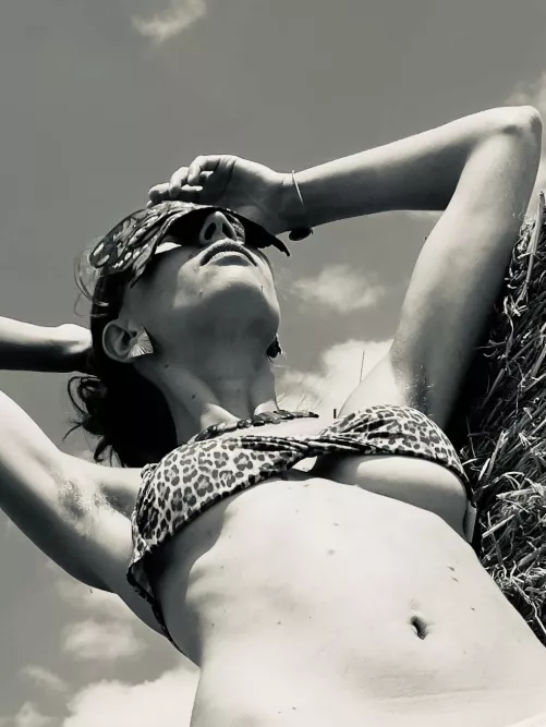 I look at the horizon.. where are you looking instead?😜❤️ by Gipsyblu