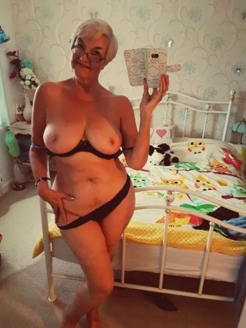 Posing by BorderForager