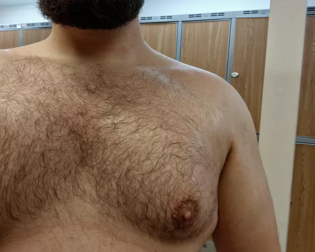 post lifting sweaty, pre shower smelly 🐻 by xmaexmanx