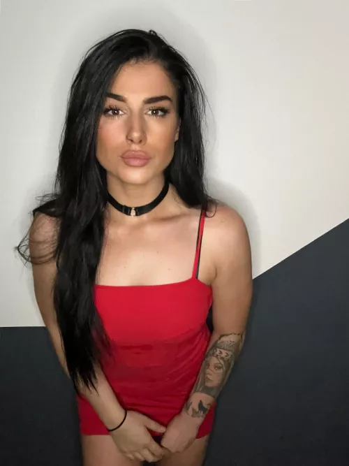 red and tight <3 by RaymondeGass