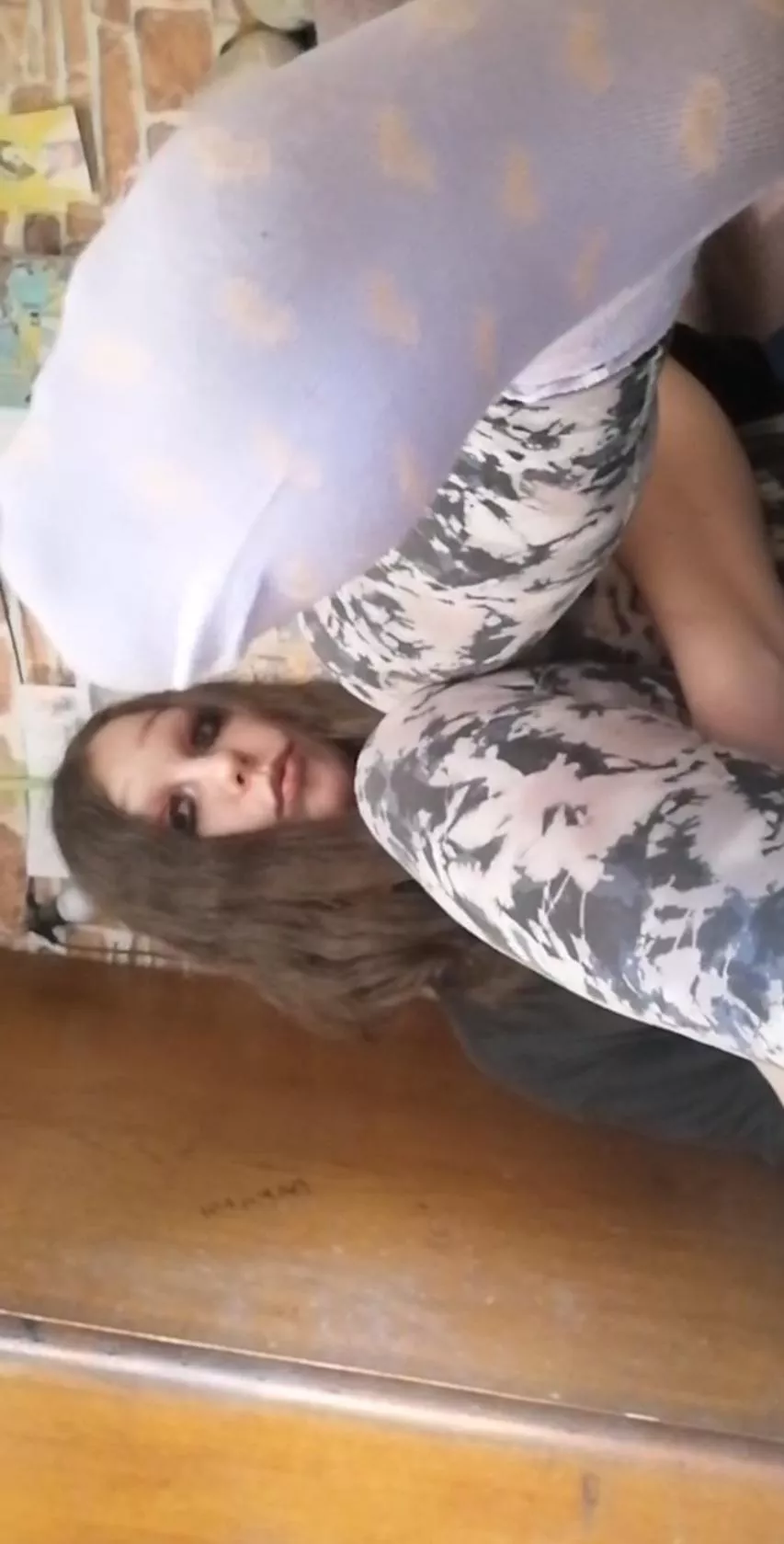 Come smell my neat paws posted by eddiya3