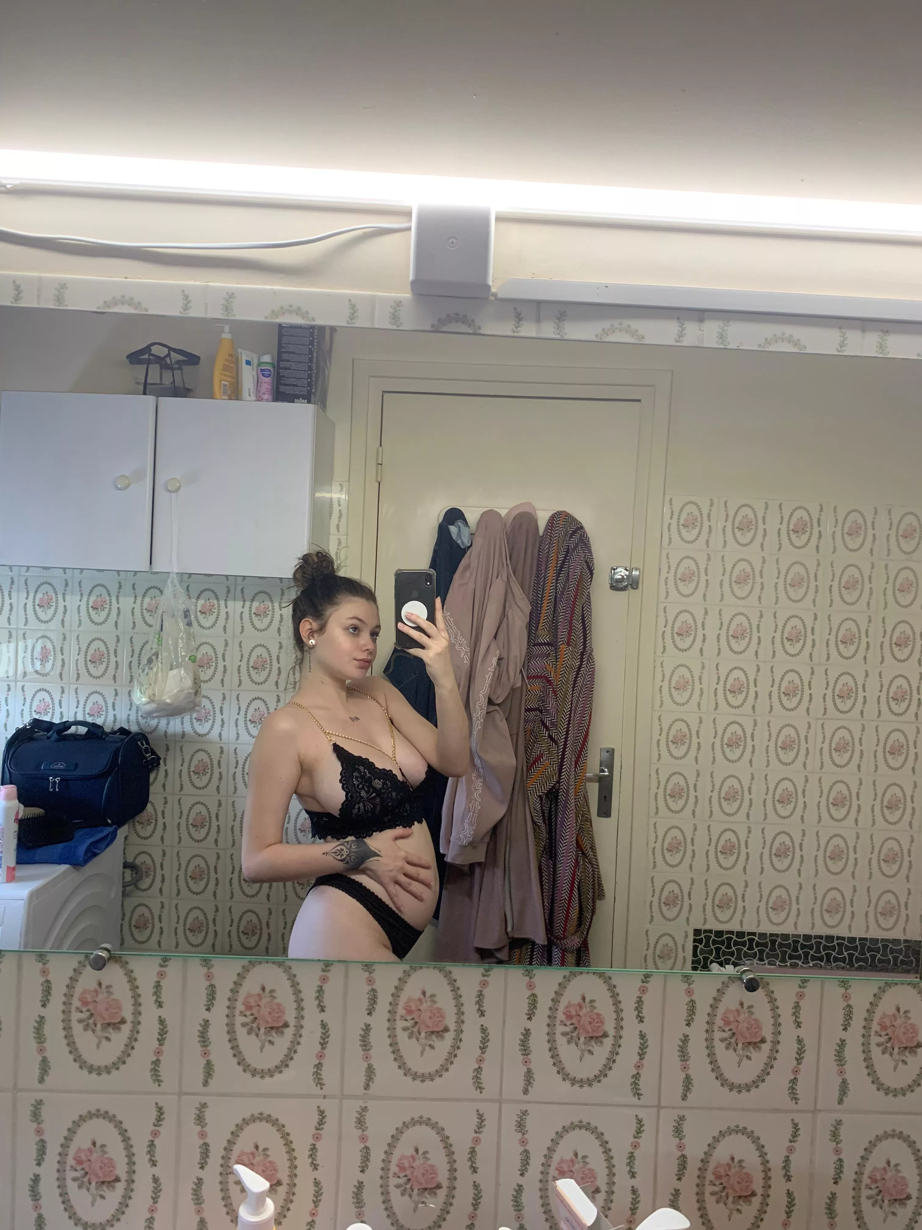 Hey can you hug me and kiss my belly ? posted by Unlucky-Ad-9215