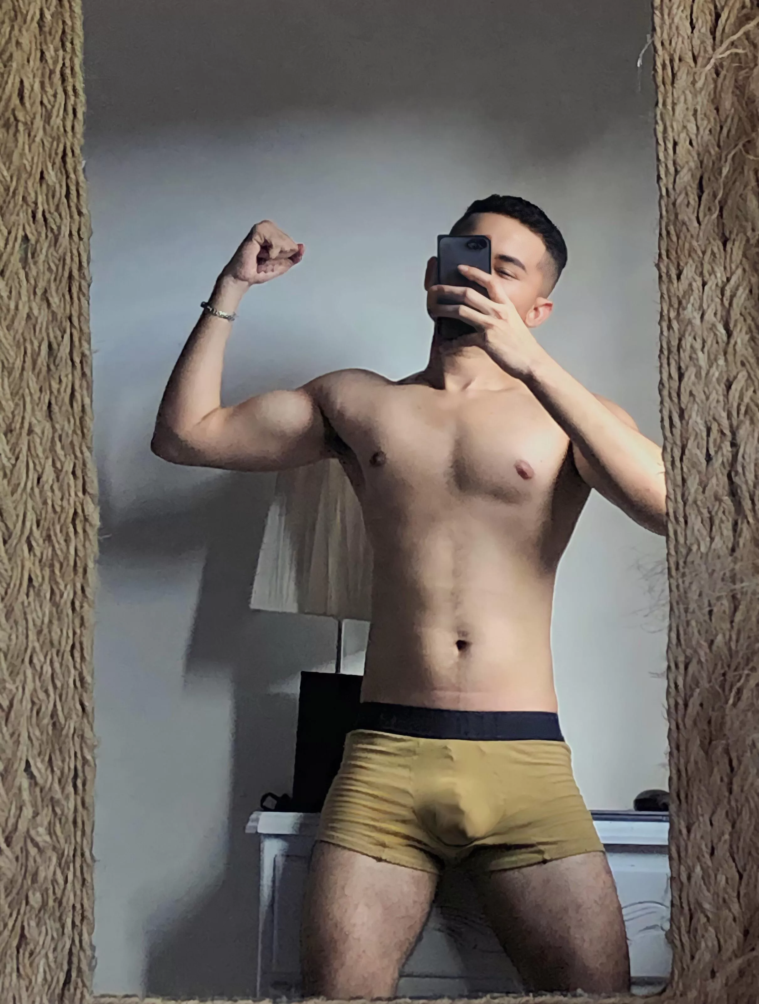 My first post here, I hope you like it! [18] 🇨🇴 🐣 posted by Haroldnathangz