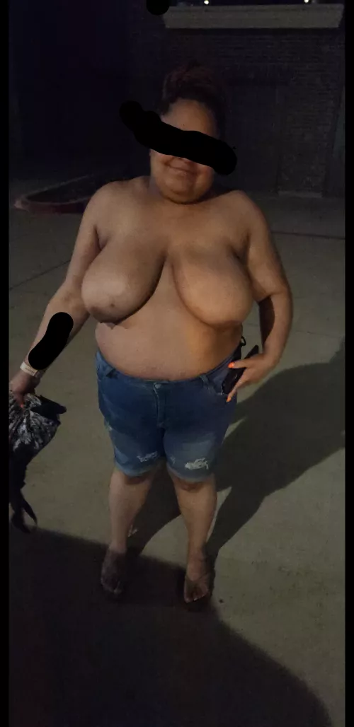 She decided to start stripping in the parking by paladiniron13