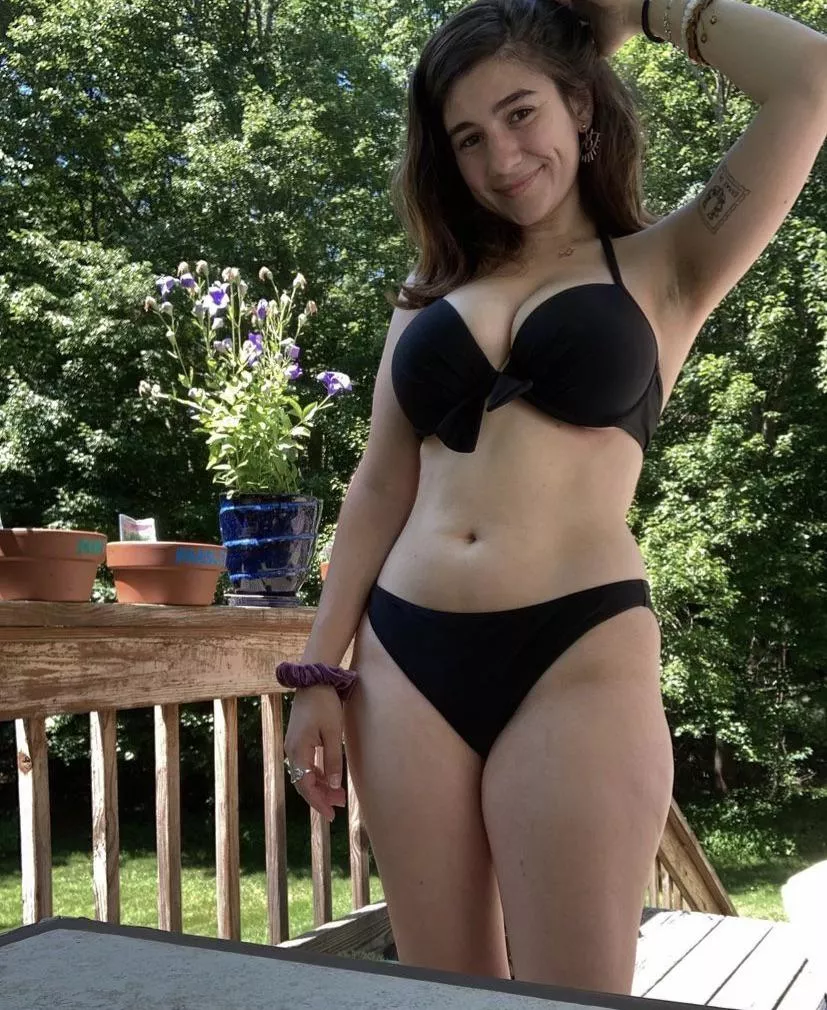 summer selfie posted by shaqaroni_express