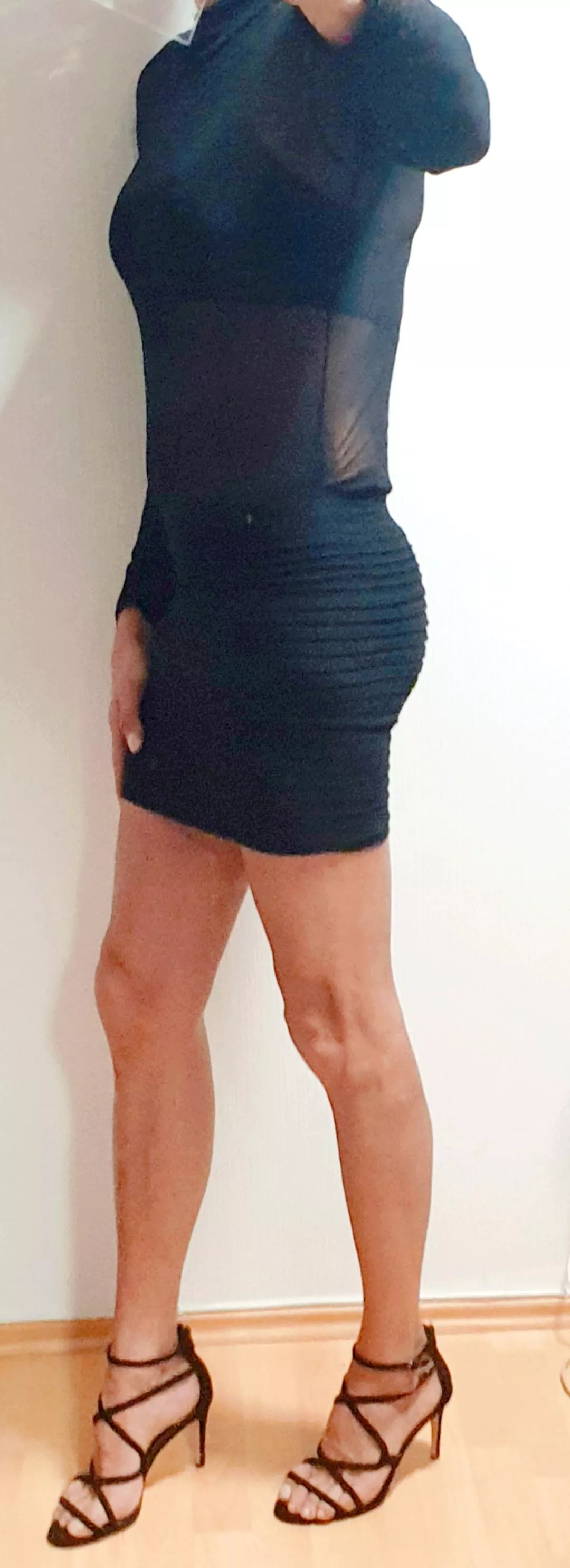 These heels are made for walking......🇩🇪💋 posted by MikeB822