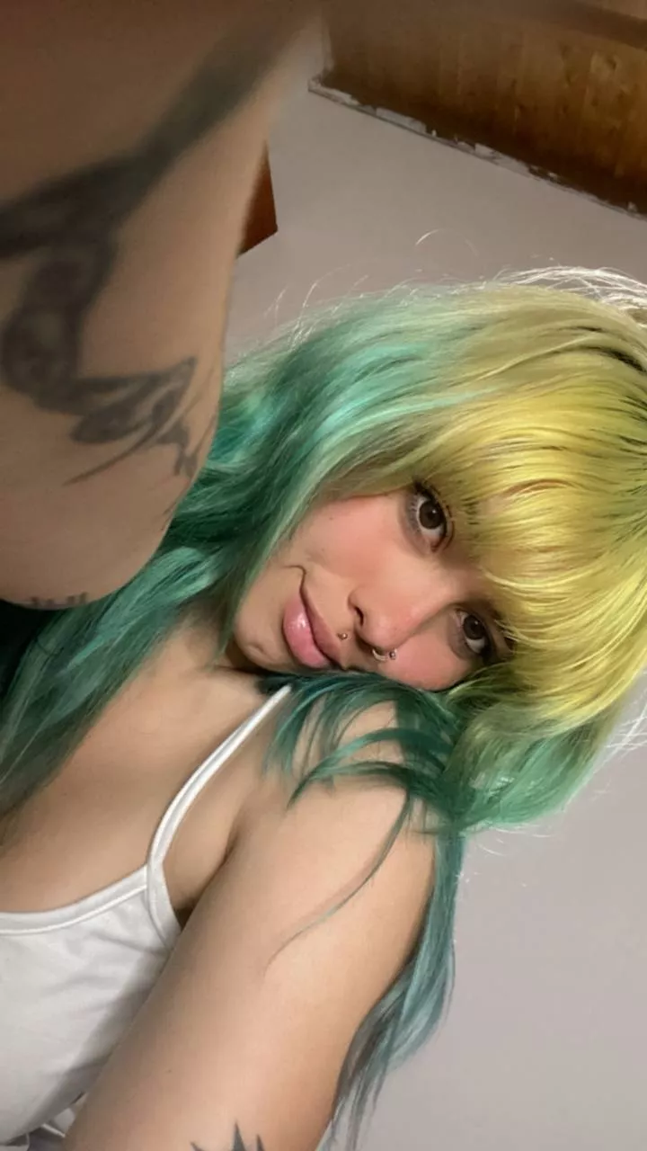 They say green is good for the eyes, imagine how it looks like when I suck your dick posted by Jenna_Jameson69