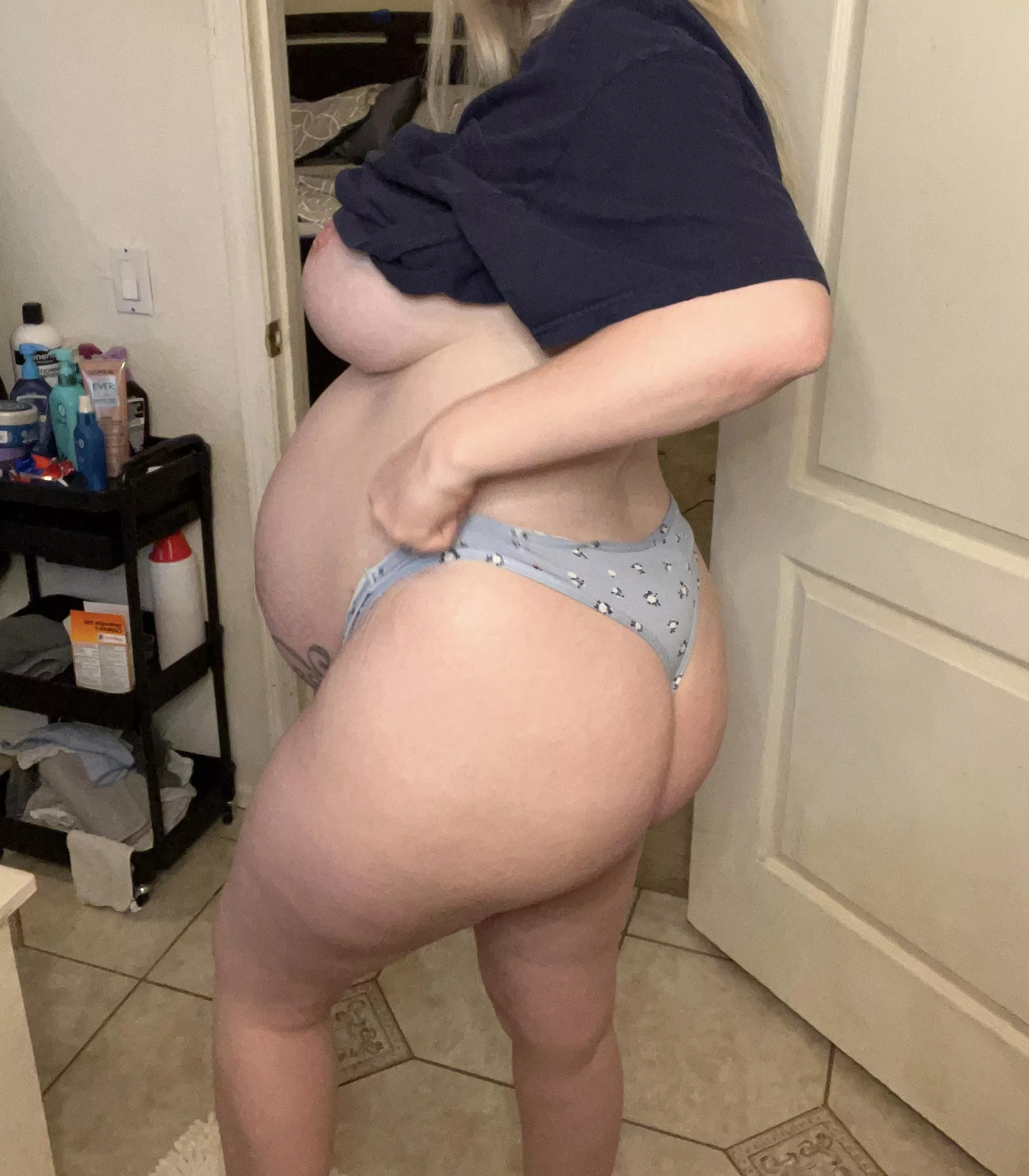 Would you fuck my ass or my right pussy posted by oliviatiffanyyy
