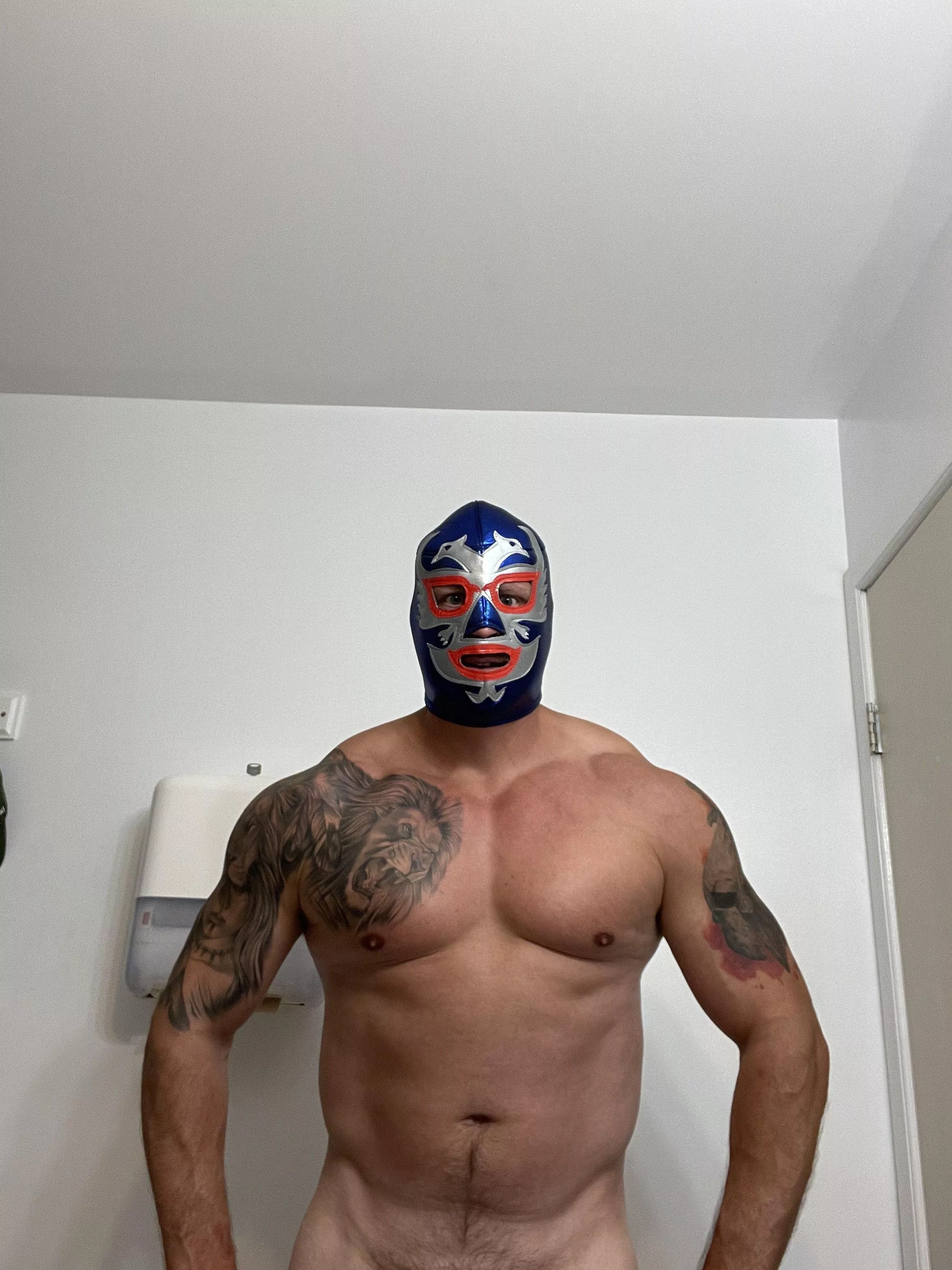 [42] 👺 posted by Hombremascara