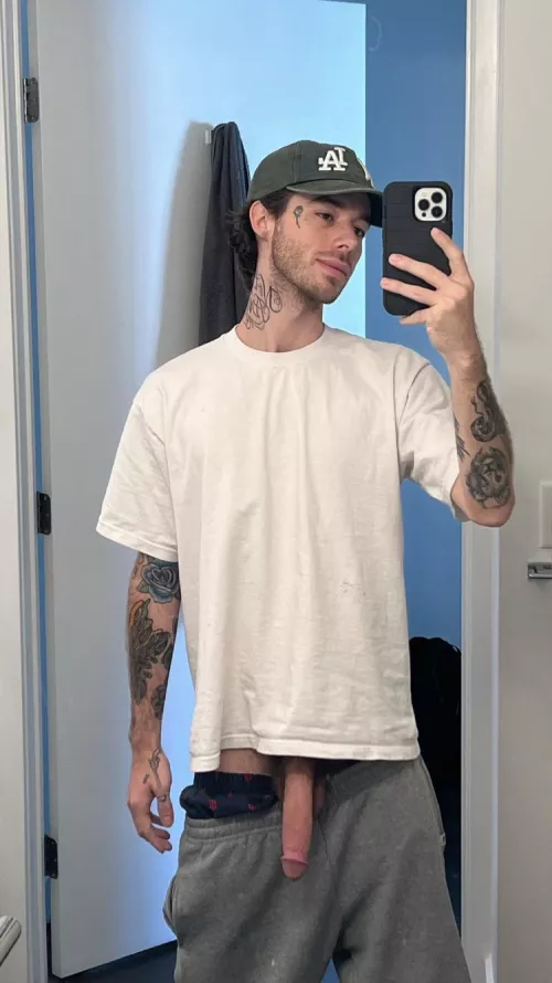 Any girls want to flirt w me? Im bored. by LoicRamzy