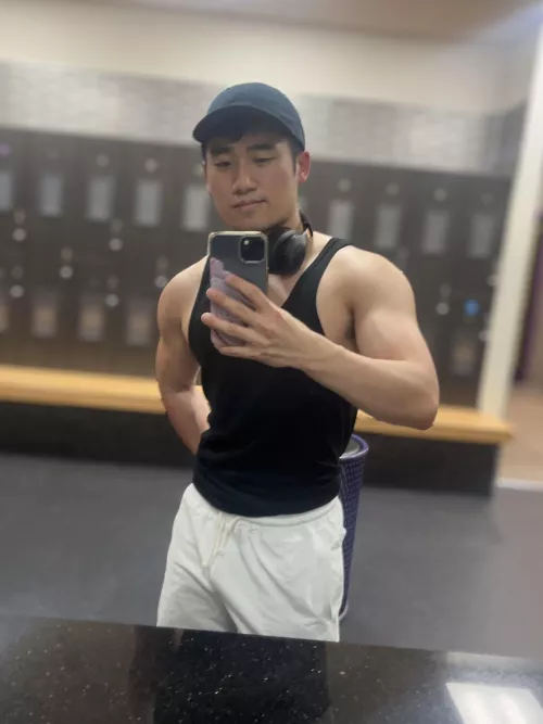anyone need a gym buddy? by Ryan_Kimsoo