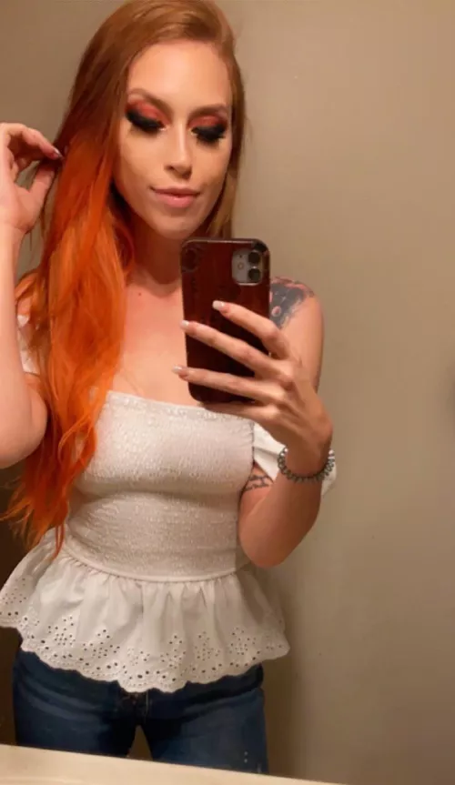 it’s friday! 🎉 by istayyawayyyX