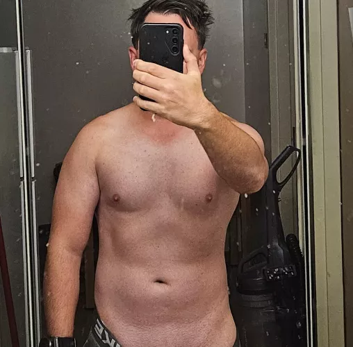 just woke up [m] by darthryvan