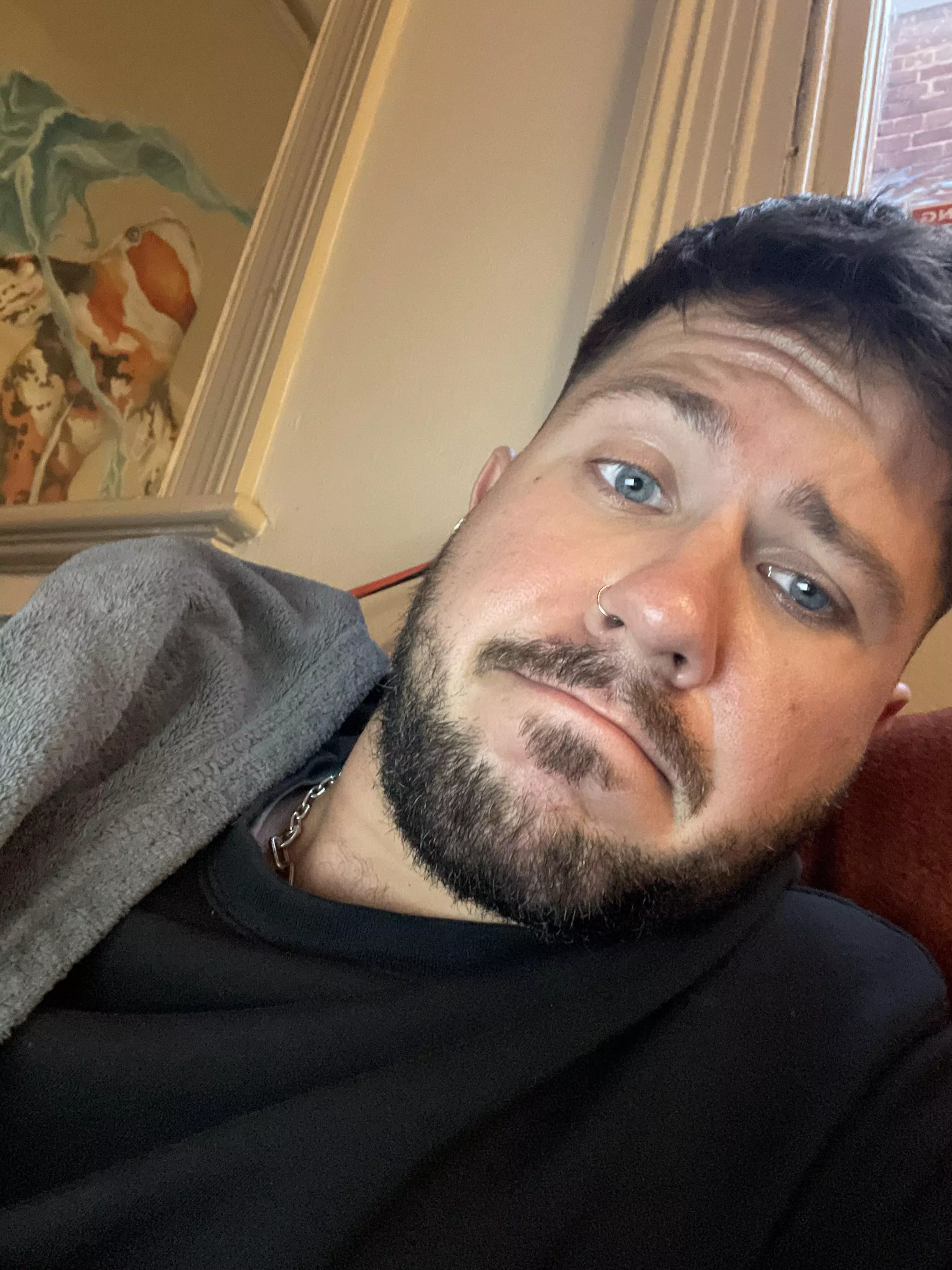 Laying on the sofa the whole day? Hell yes! 😌 open for a chat? Heeell yes! 😁 posted by Joeysbedroom