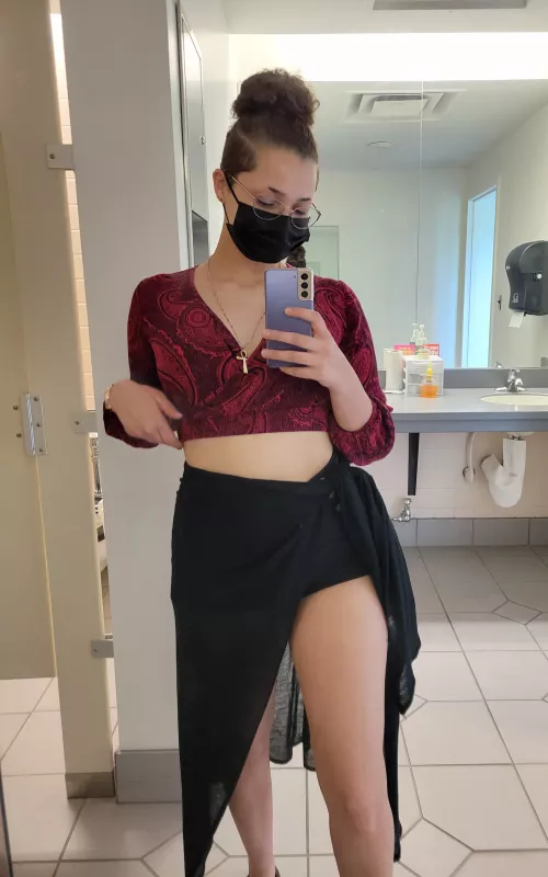 Post class selfie [F] by MissStrawberryPunk