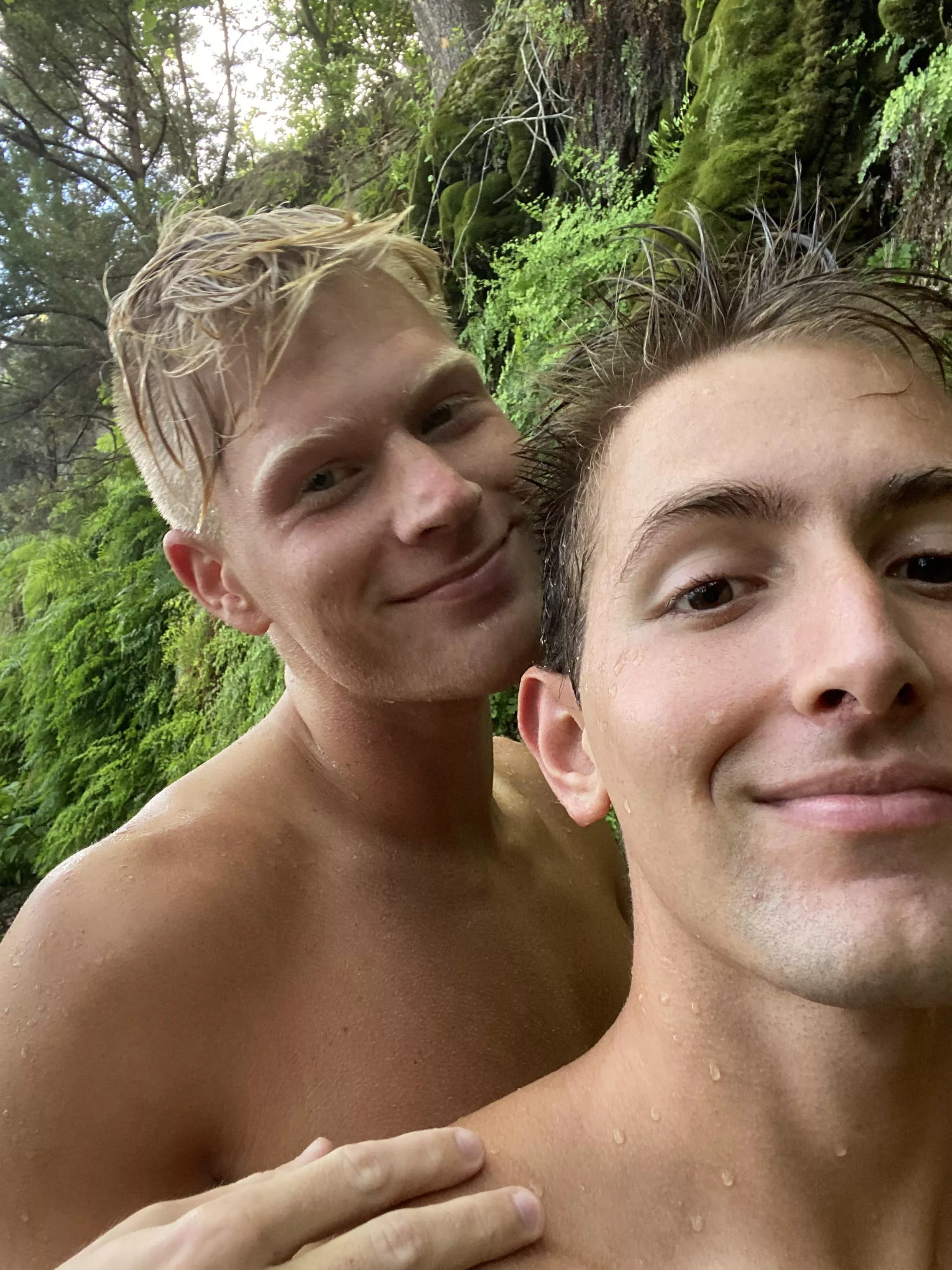 Went chasing waterfalls. Found this cutie instead! posted by Valus_