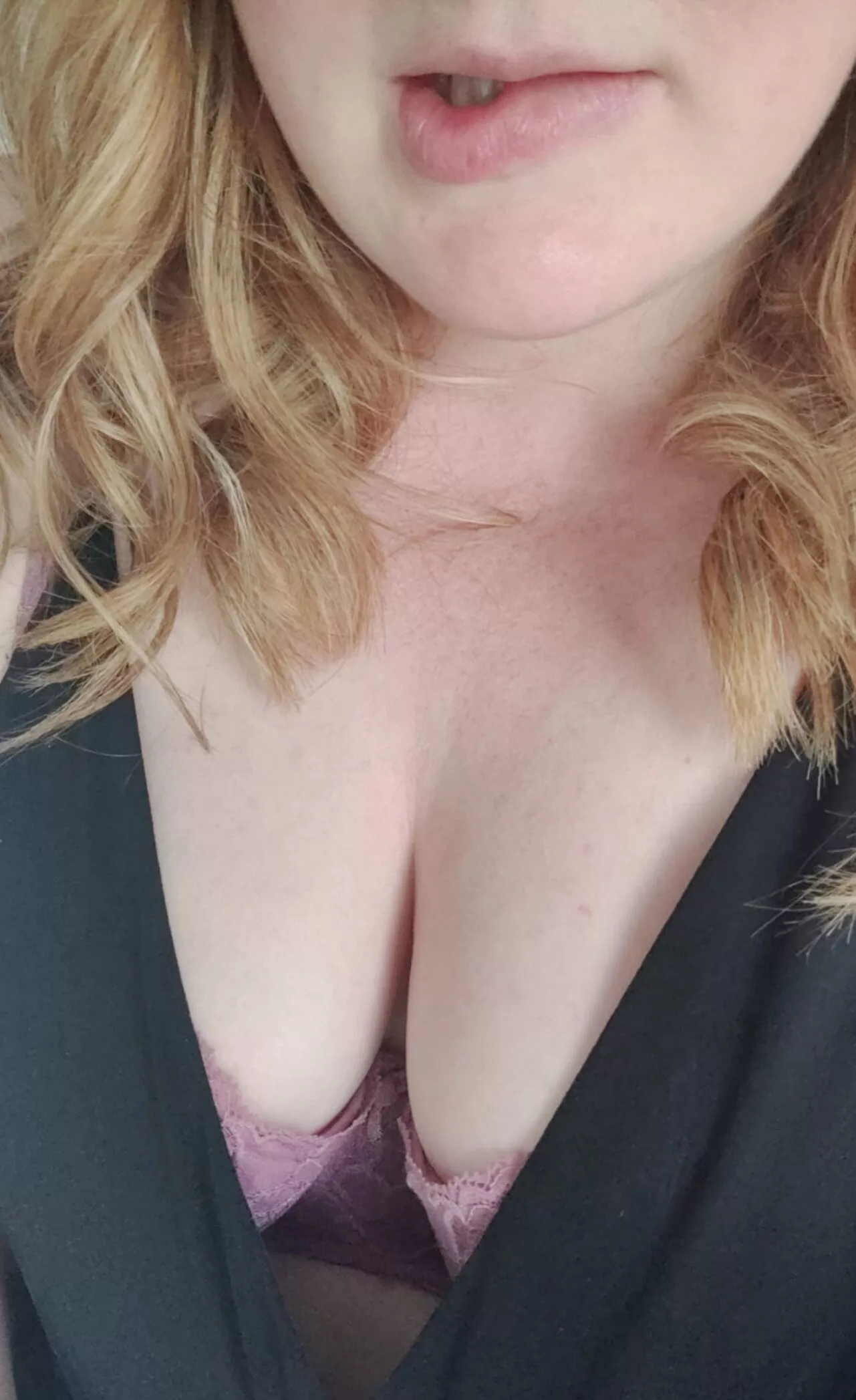 A hint of pink x posted by Kates_feet