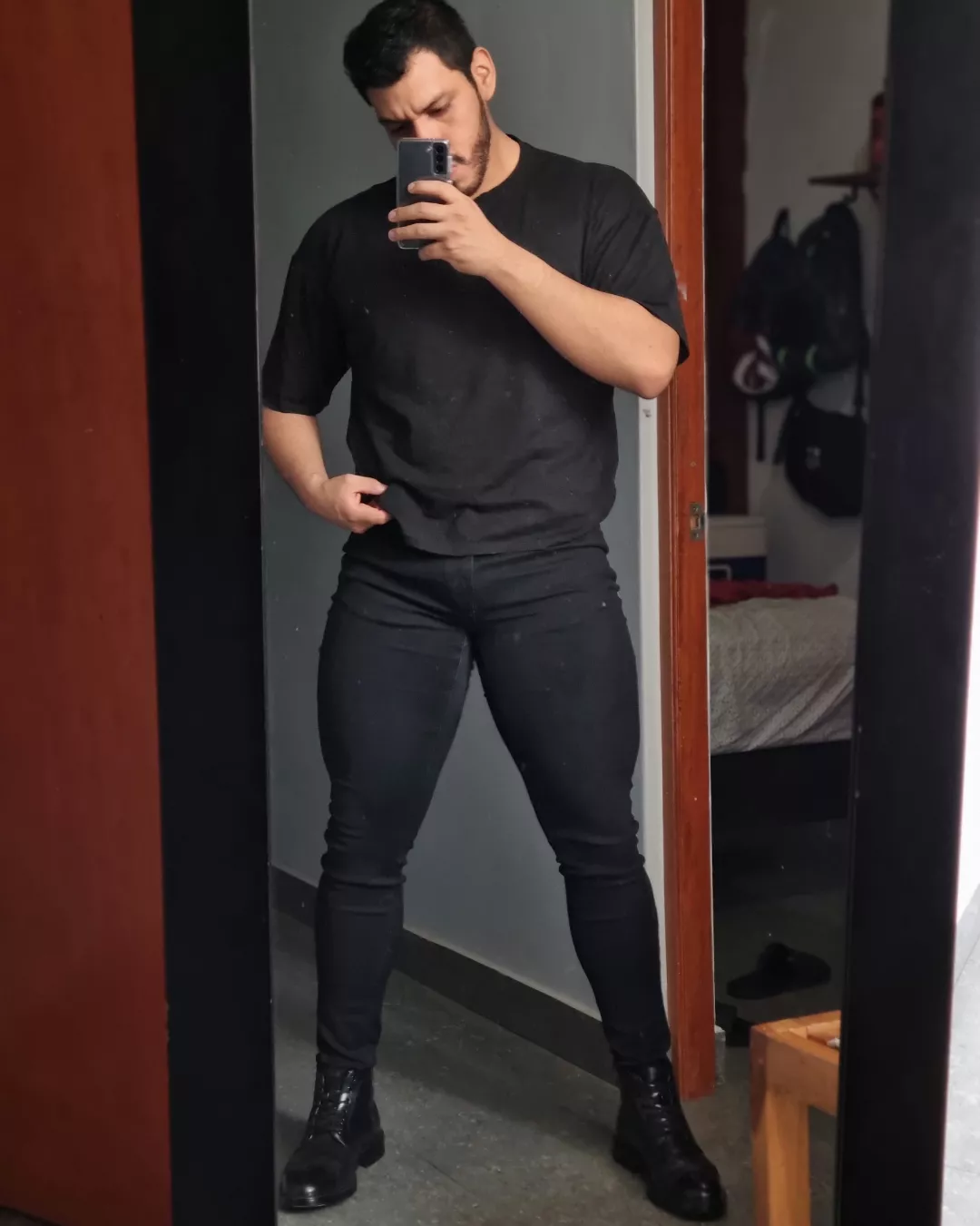 All black outfit 🖤 posted by Grandotesexy