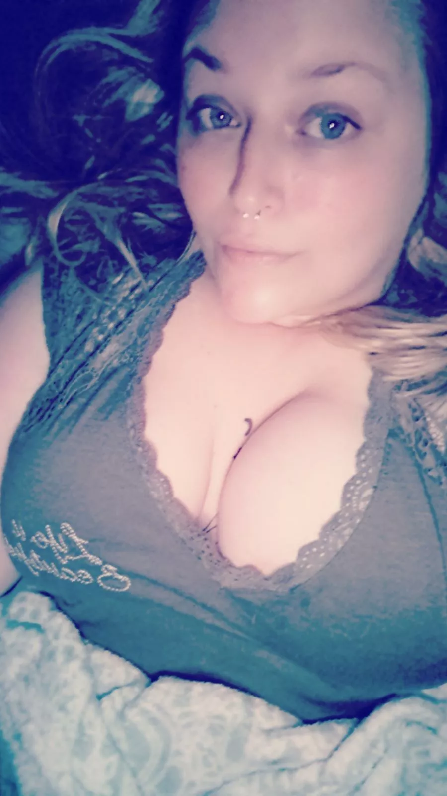 Before bed selfie from last night 🥰 posted by thickglitterpunkbish