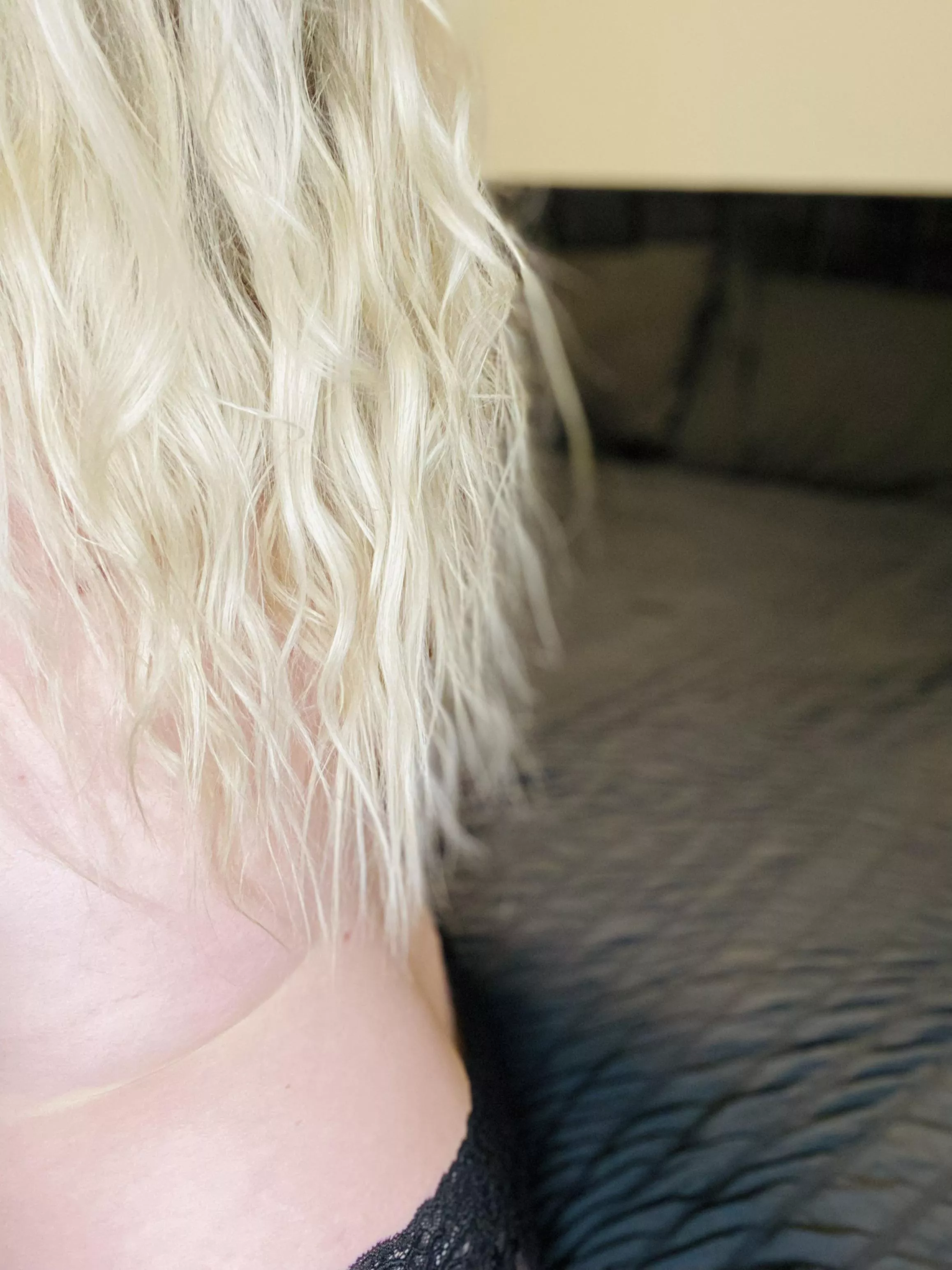 Curly hair & lacy panties- would you fuck me? posted by DomFemMommyXXX