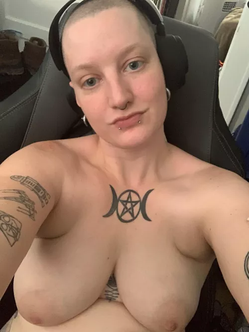 Freshly shaved by Goddex_Meg