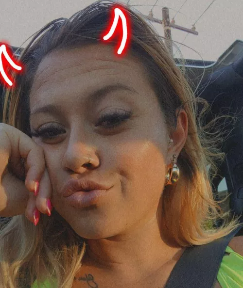 Just an average car selfie for yall today🥰😇 by Pipeliner31