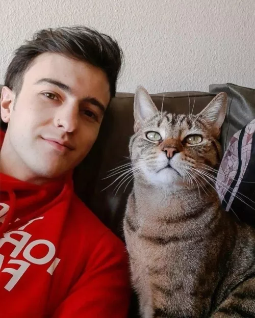 We wish you a happy Friday bros 💖 by Powerful_Maybe_9304