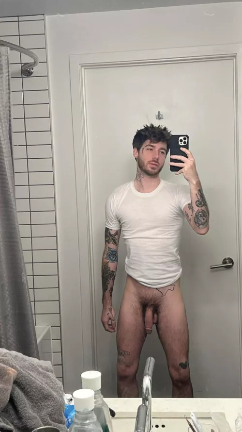 Whats upp ladies by LoicRamzy