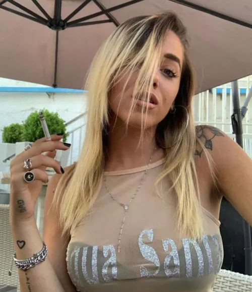 You’re willing to overlook her tats by darkpoetries