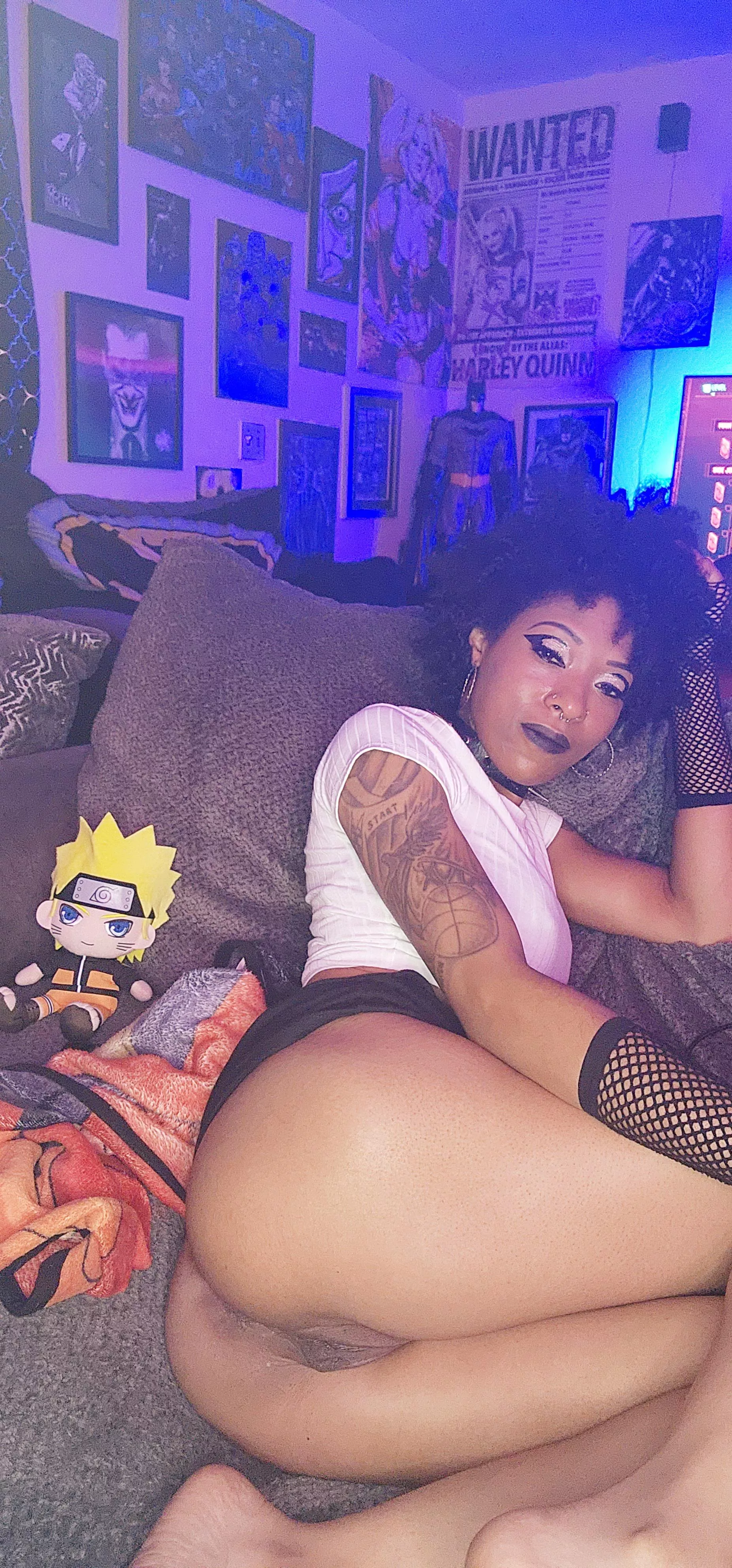 Anime and chill or join me posted by Cutesystoner