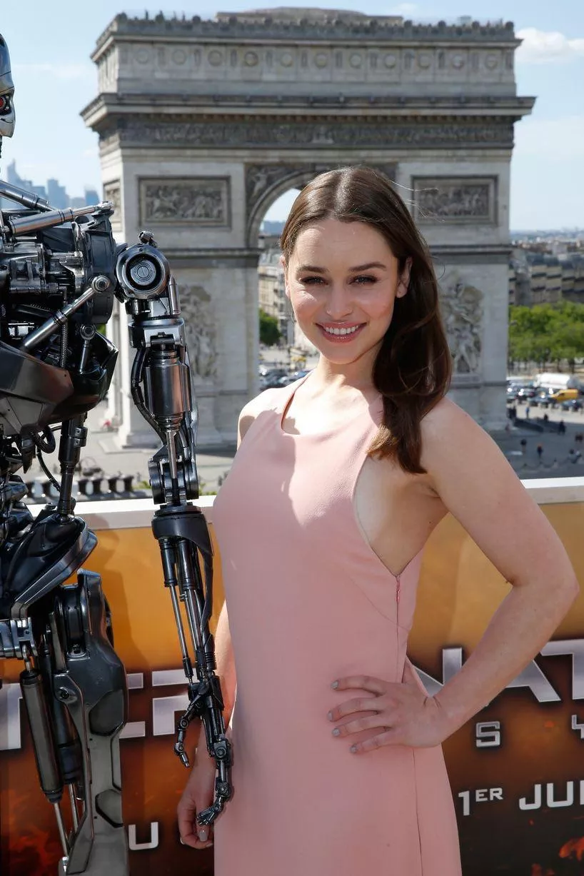 Emilia Clarke posted by wakkaffx2