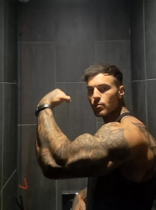 I deserve to be worshipped ;) do you agree? by bahamianDowel769