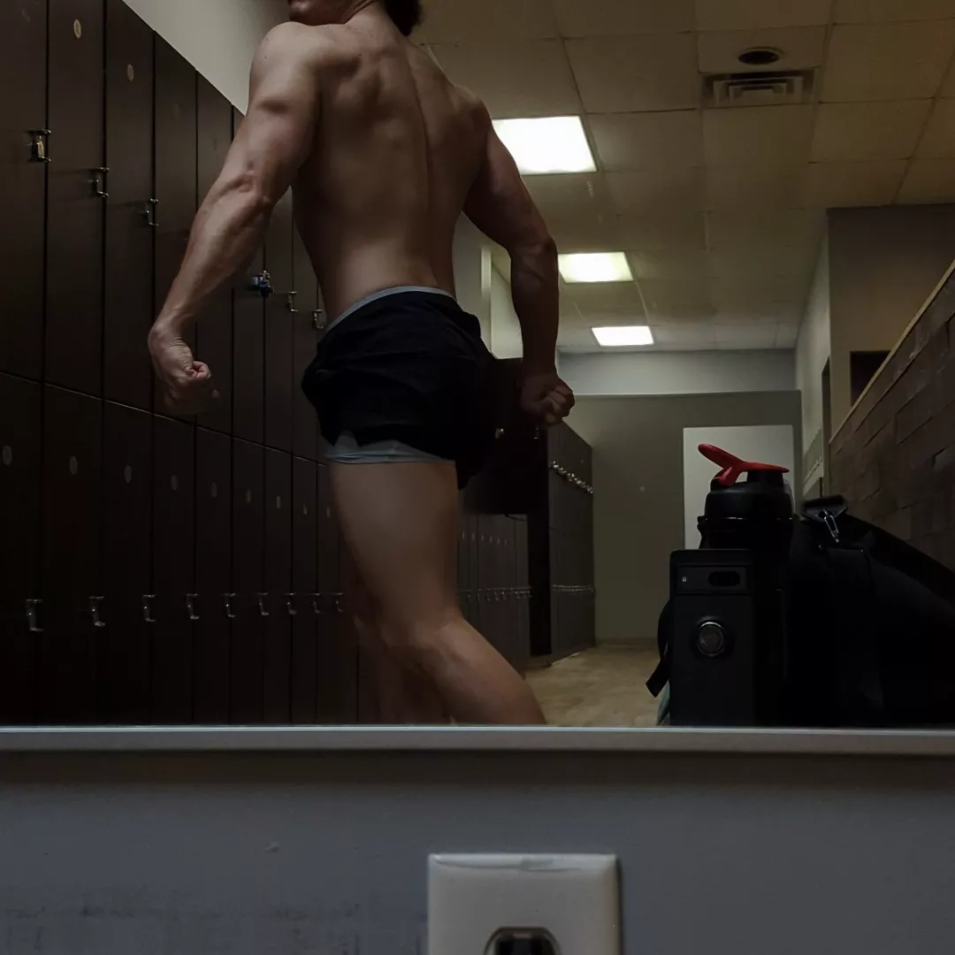 If you can guess what I trained today, I'll send you a small snippet from this video 👀👀 posted by meaty_tarzan