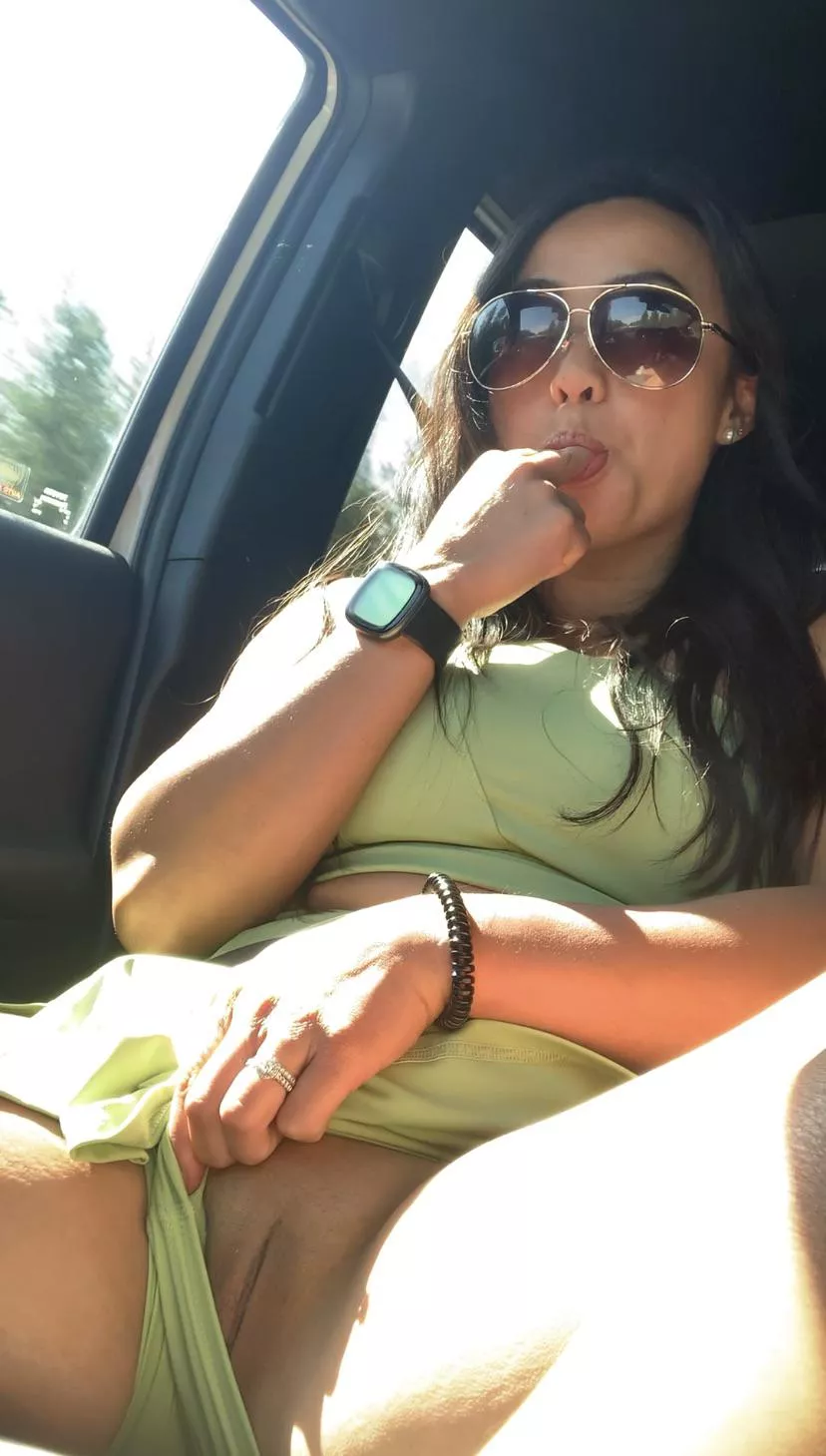 I’m fun on road trips😈 posted by Panda_fit_