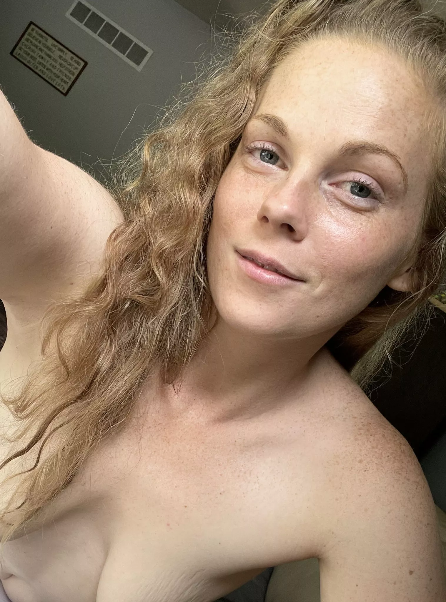 Milf looking for a proper dilf posted by Amputeelove