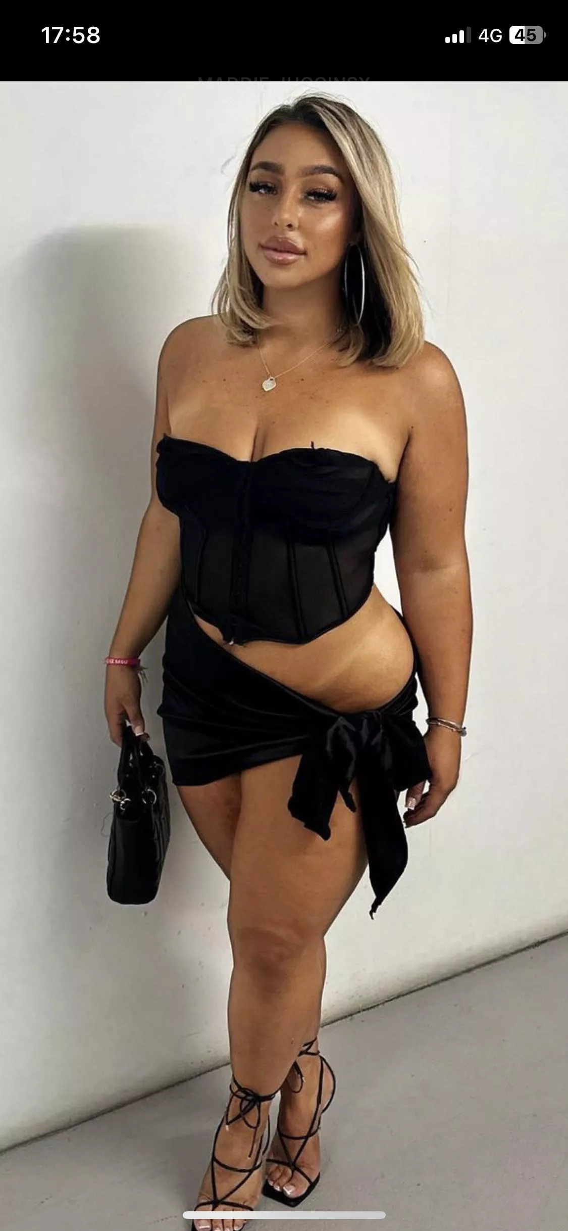 No underwear and thick posted by King_flynn