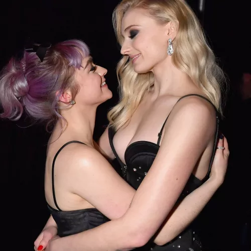 Sophie Turner, maisie williams by Peccablevoodoo17