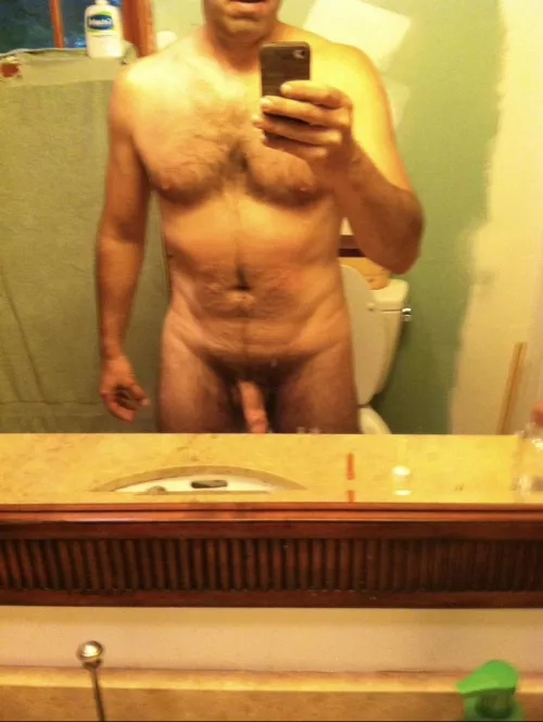 [53] becoming comfortable with my dad bod..lol by Stock_Student6267