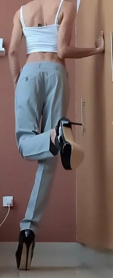 8 inch heels, should I try higher? posted by Alex-2n2