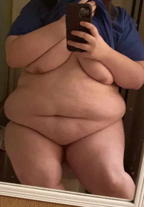 Do you like my belly or thighs more? 🥺 by RoseBunni97