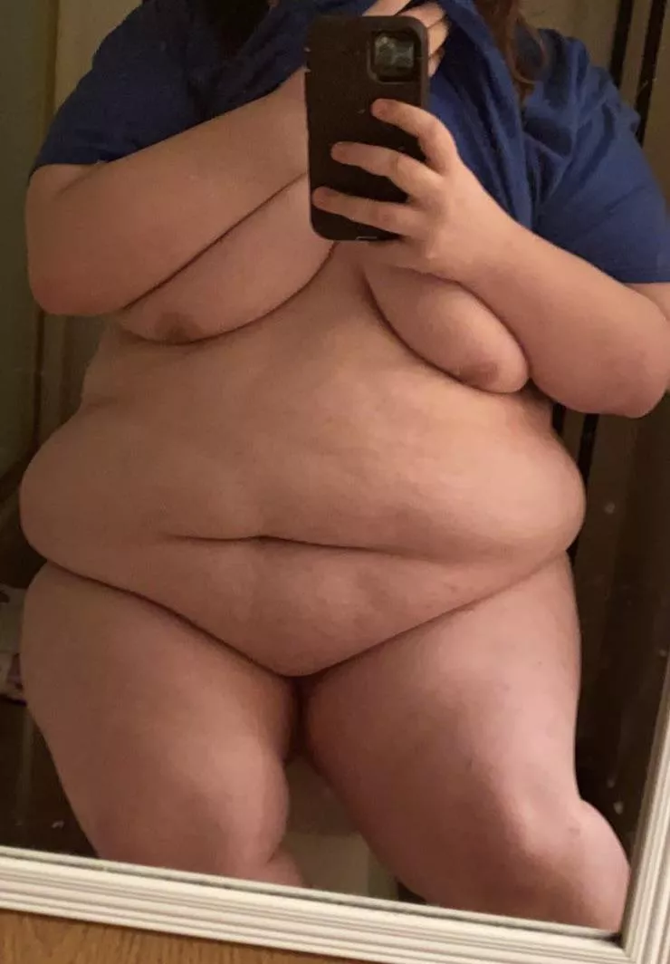 Do you like my belly or thighs more? 🥺 posted by RoseBunni97